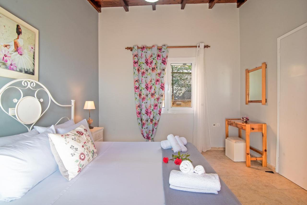 Nadia'S Apartment Πέραμα Εξωτερικό φωτογραφία