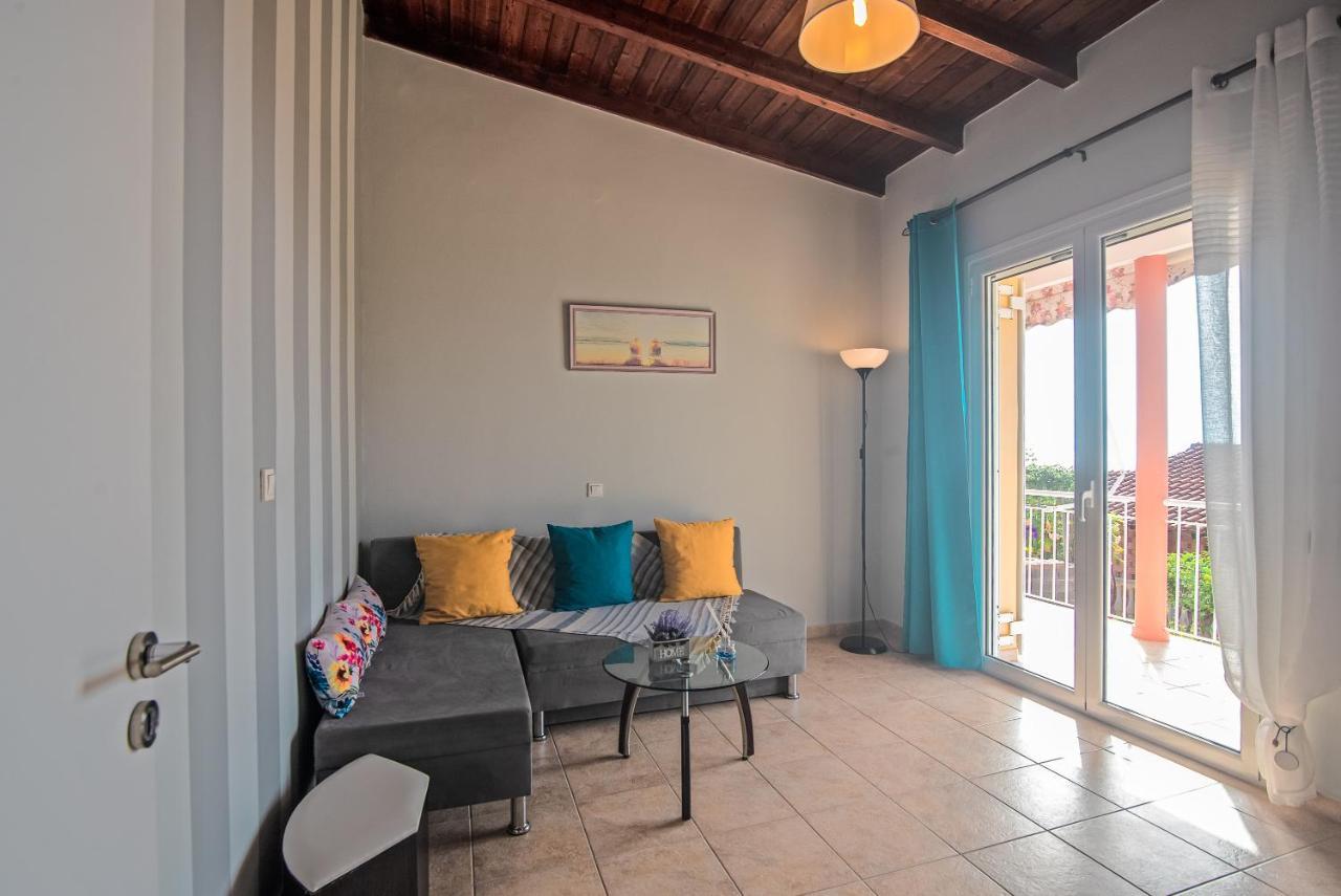 Nadia'S Apartment Πέραμα Εξωτερικό φωτογραφία