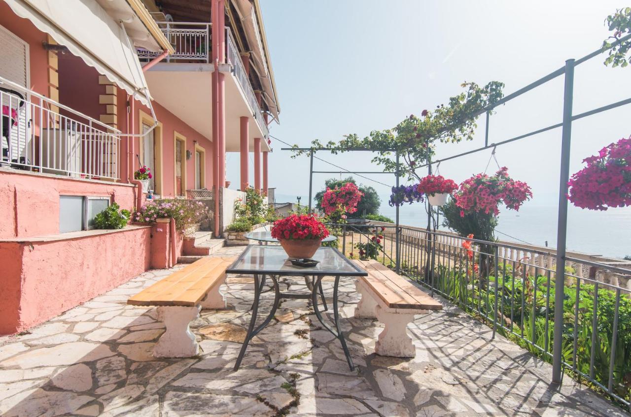 Nadia'S Apartment Πέραμα Εξωτερικό φωτογραφία